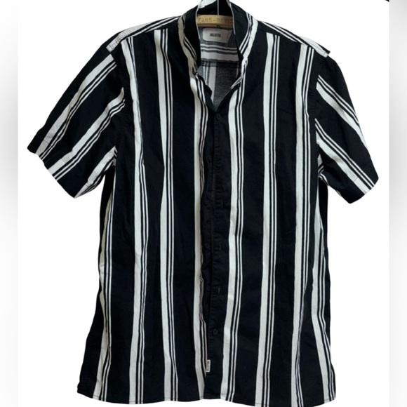 short sleeve shirt from Hollister size Lg - Picture 1 of 5